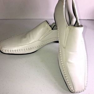 APT.9 WHITE SIZE 101/2 MED. SLIP-ONS. ANTON WHITE